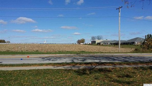 Maine St and N 48th St: Maine St & N 48th St, Quincy, IL 62305
